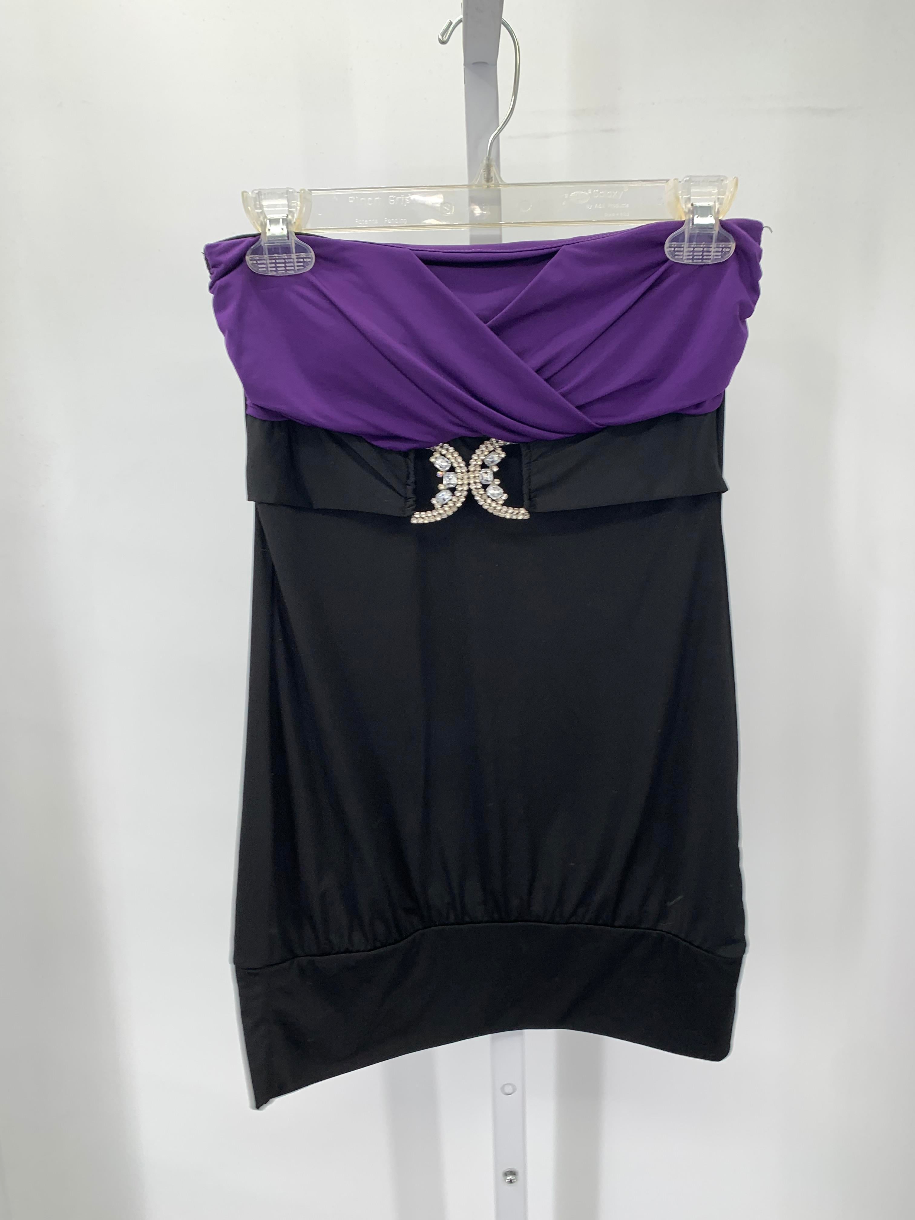Siren Lily Size Medium Juniors Sleeveless Shirt