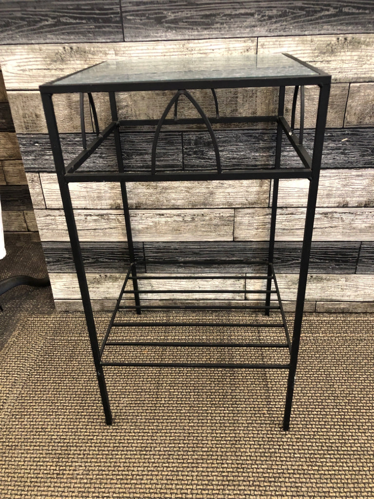 SILVER MOSAIC PLANT STAND.