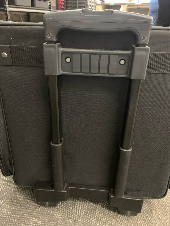 CROP IN-STYLE XXL BLACK ROLLING SCRAPBOOK BAG.