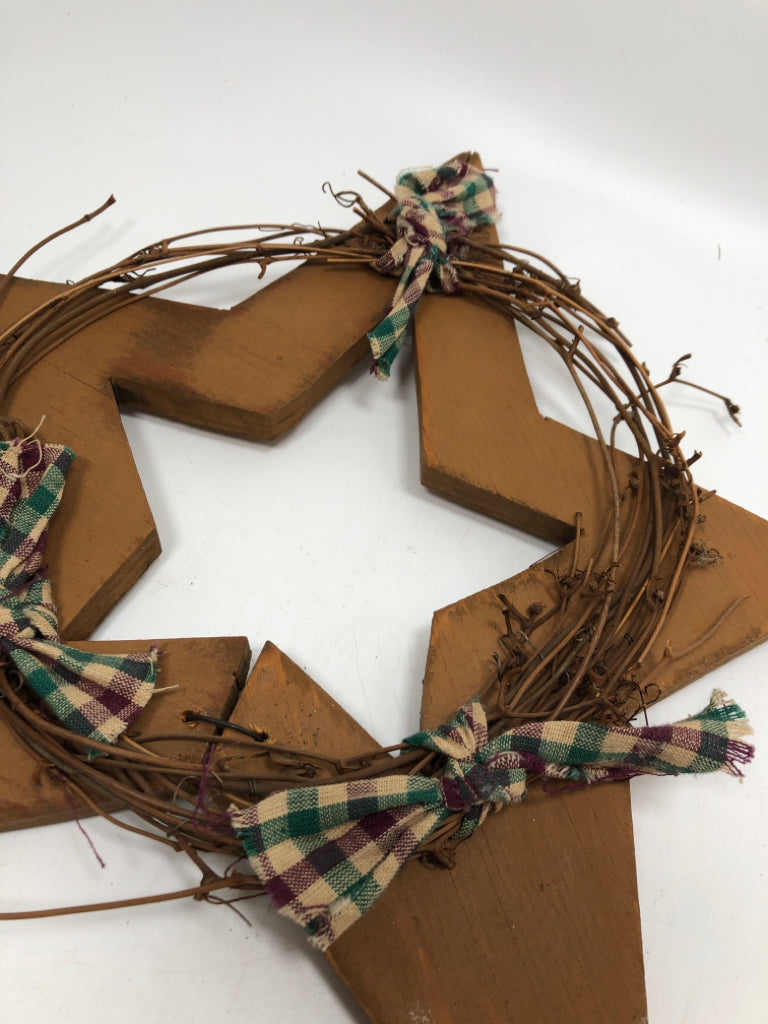 PRIMITIVE WOODEN STAR CUT-OUT.