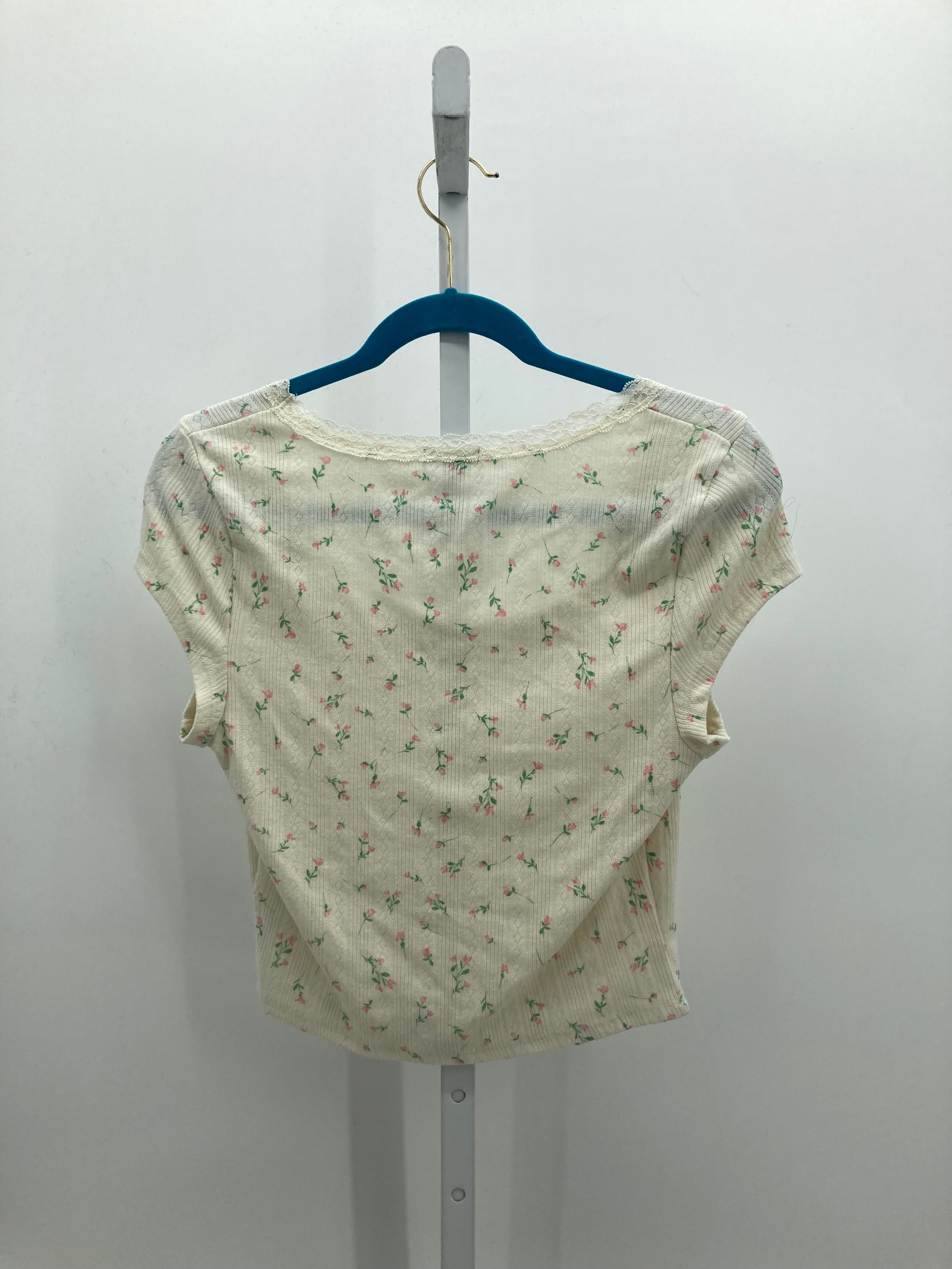 Wild Fable Size Medium Juniors Short Sleeve Shirt