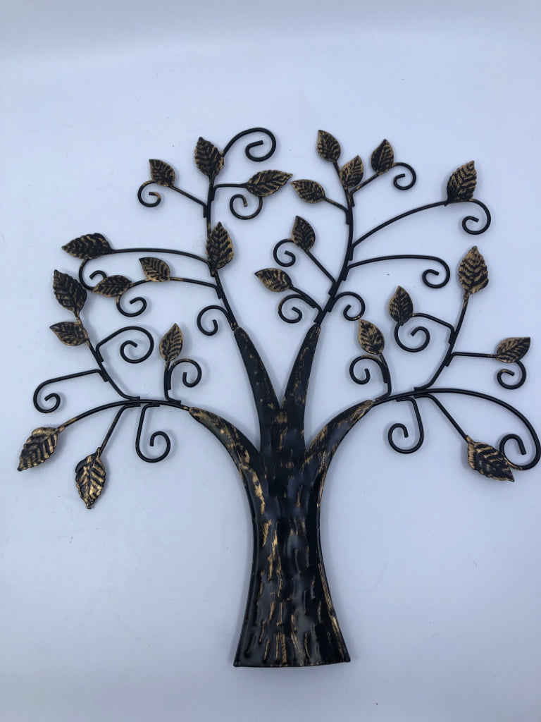 BLACK METAL TREE WALL ART.