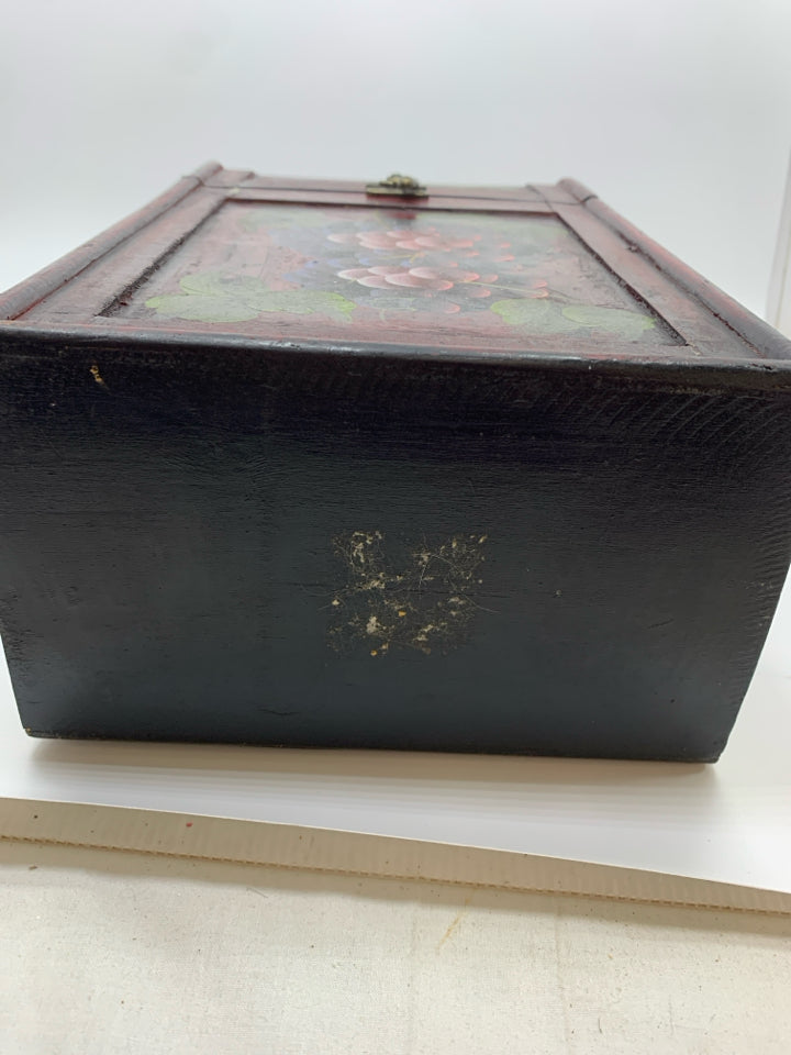 WOOD WINE BOX W/PAINTED GRAPES.