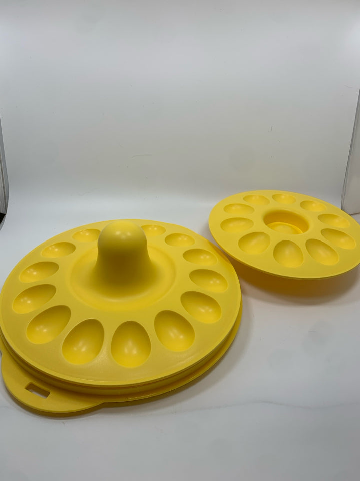 4PC PLASTIC DEVILED EGG/CAKE TRAVEL CONTAINER.