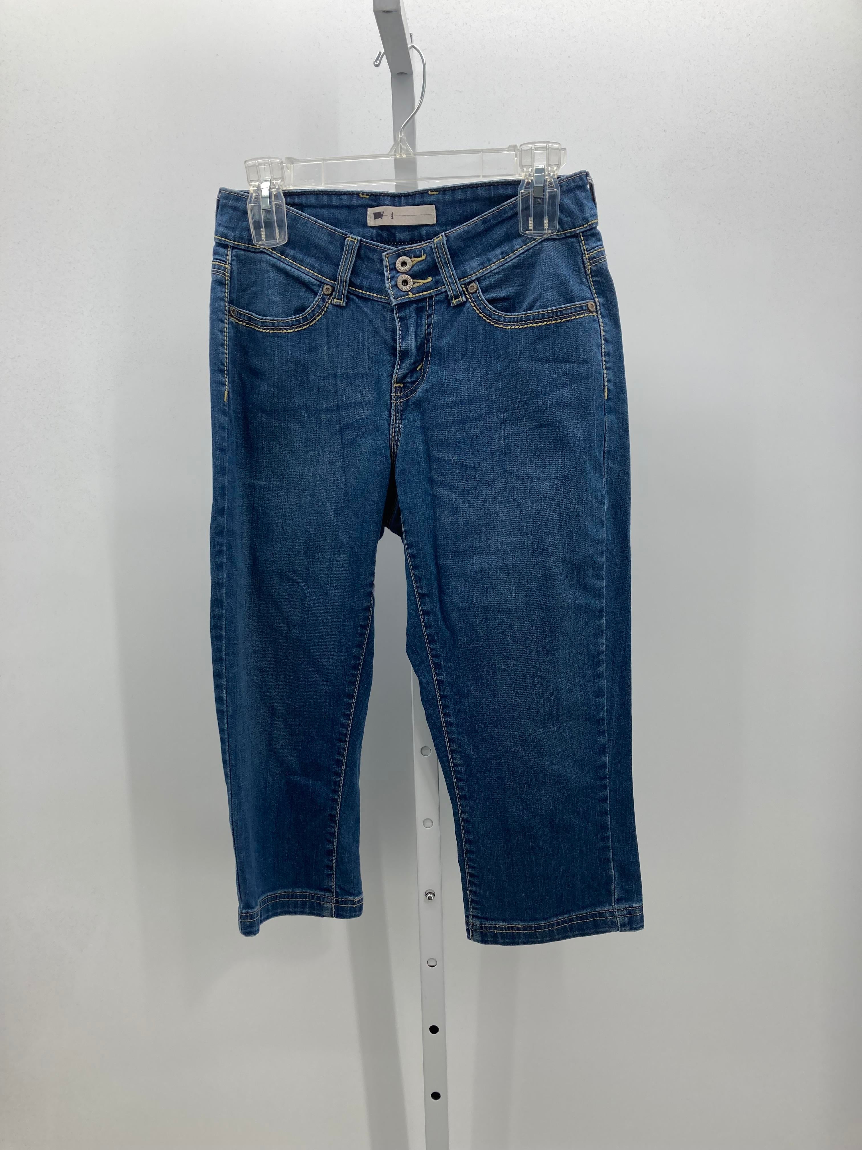 Levis Size 4 Misses Capri Pants