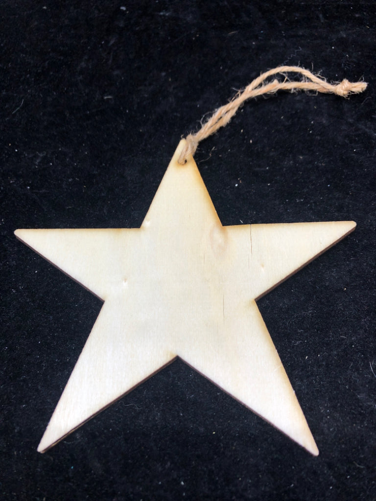 WOOD STAR ORNAMENT.