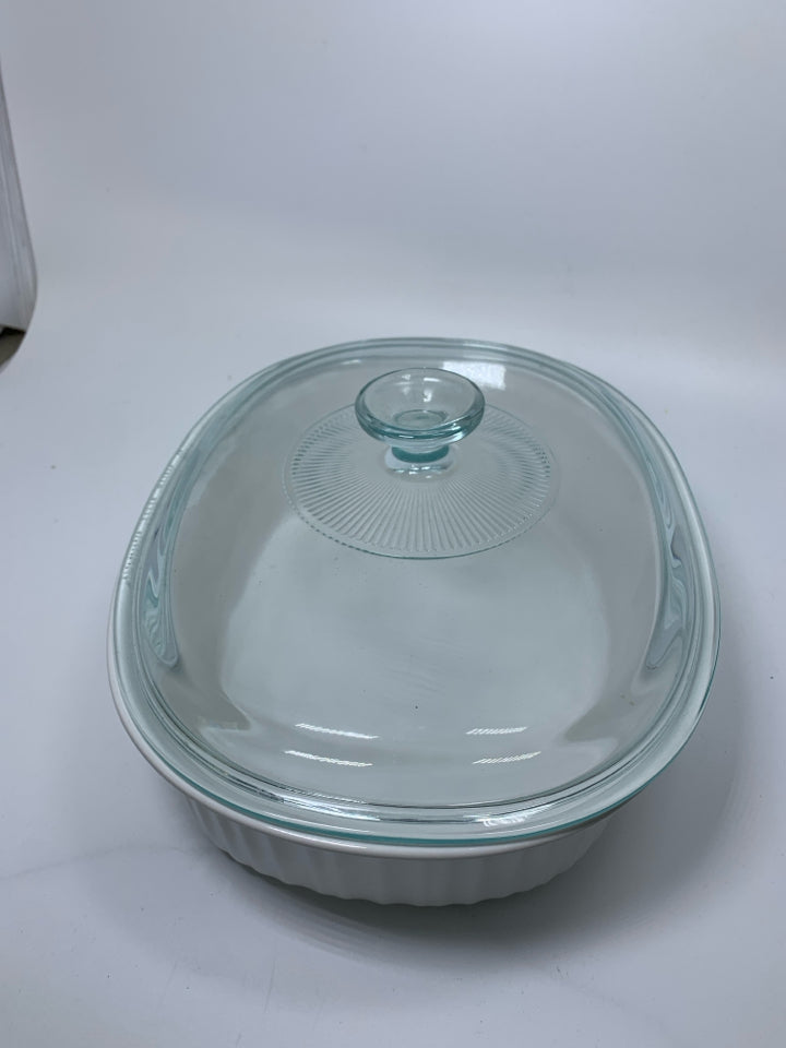 OVAL COVERED CASSEROLE RIBBED DISH.