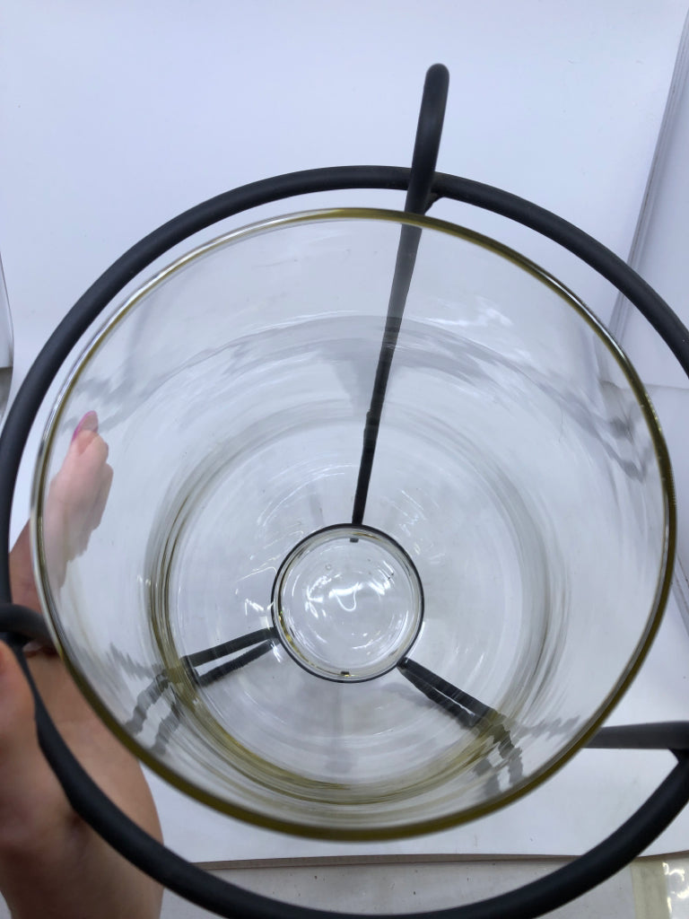 METAL AMBER COATED GLASS CANDLE HURRICANE IN STAND.