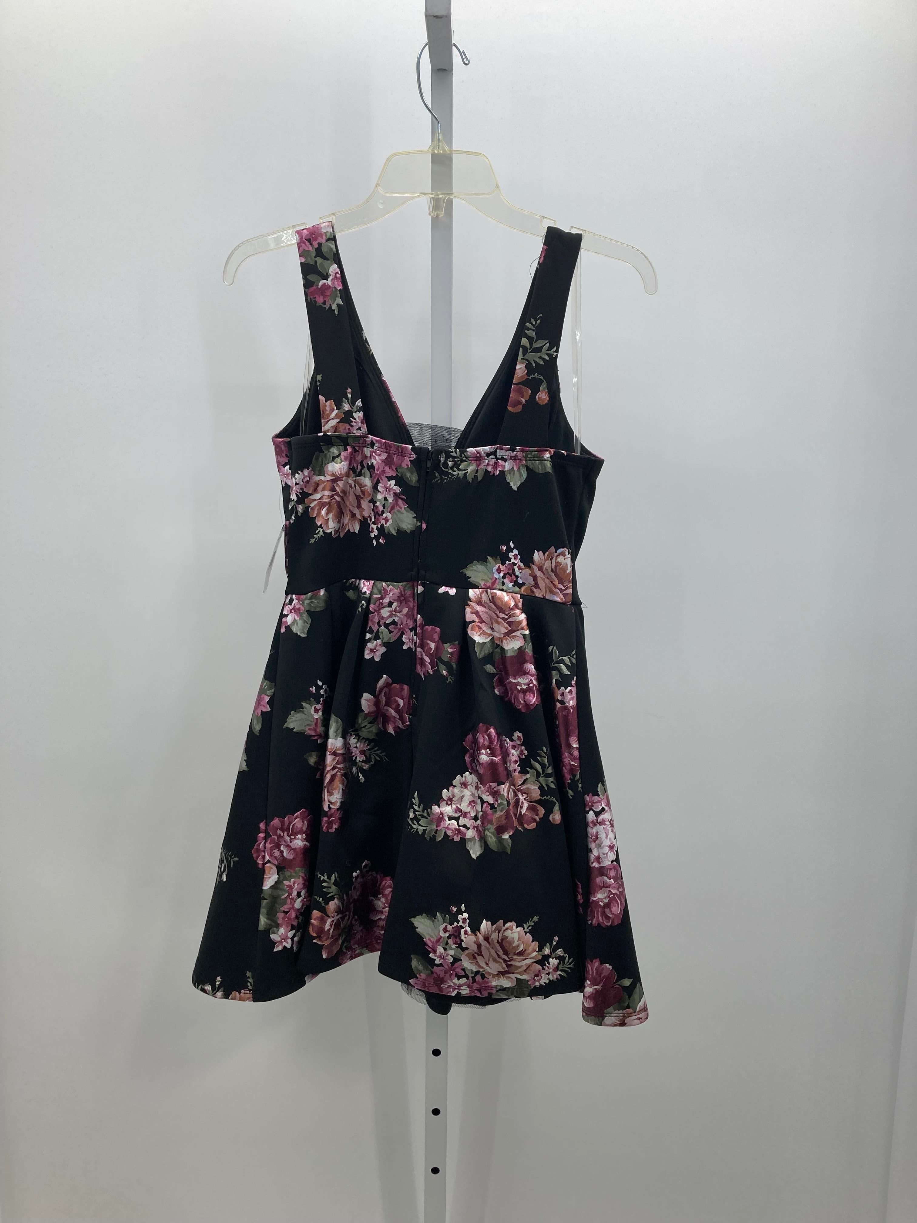 Size 5 Juniors Sleeveless Dress