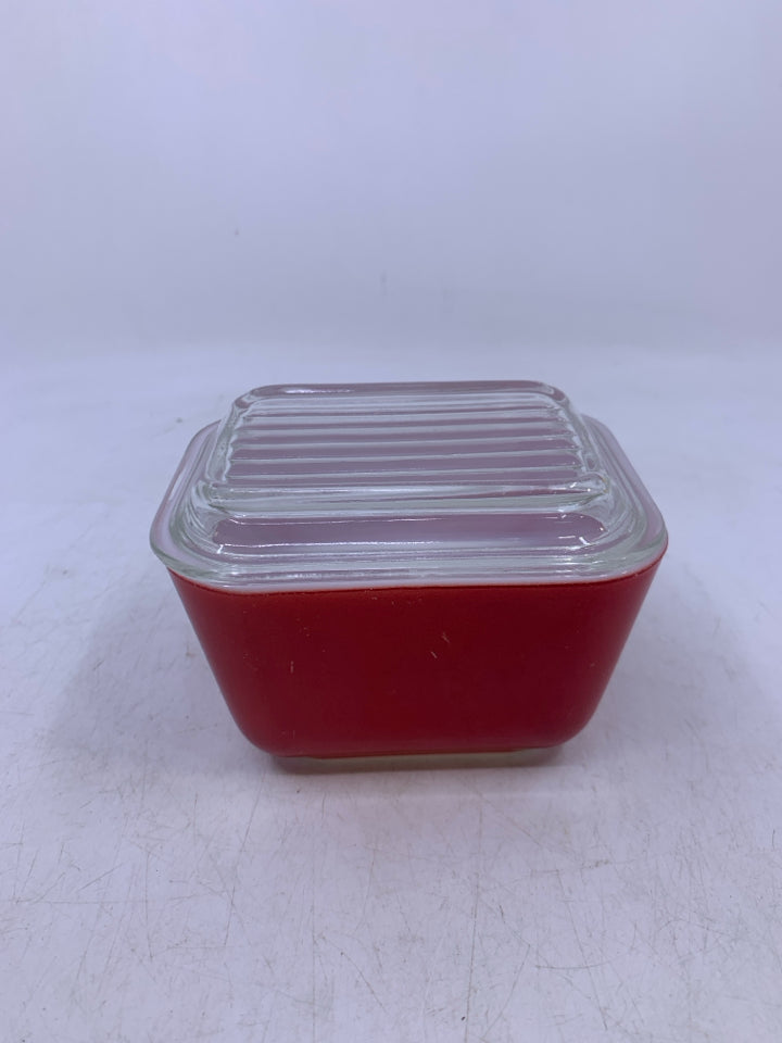 VTG SMALL RED SQUARE FRIDGE DISH W LID.