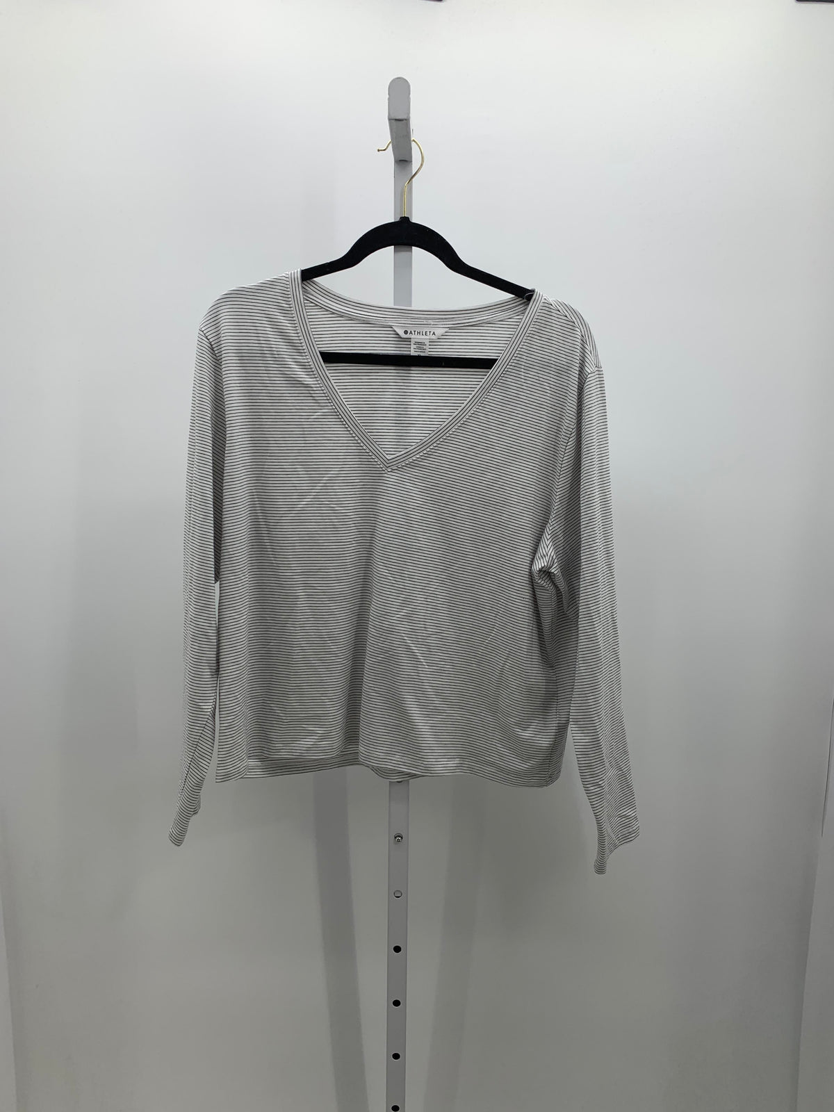 Athleta Size Extra Large Misses Long Sleeve Shirt