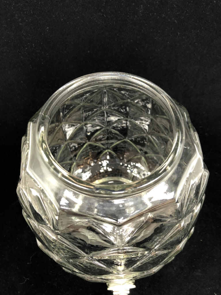 GLASS PINEAPPLE SHAPED DRINK DISPENSER.