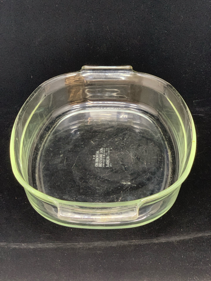 OVAL PYREX BAKING DISH.