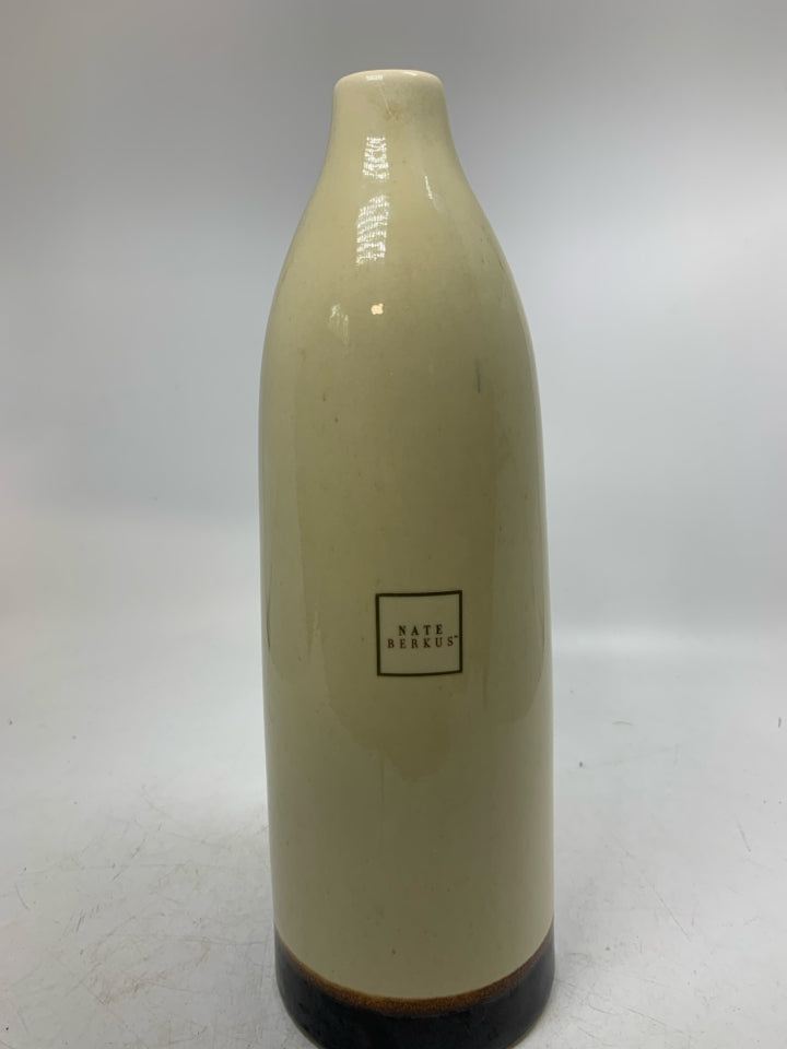 DARK BROWN BOTTOM VASE W/ SHORT NECK.