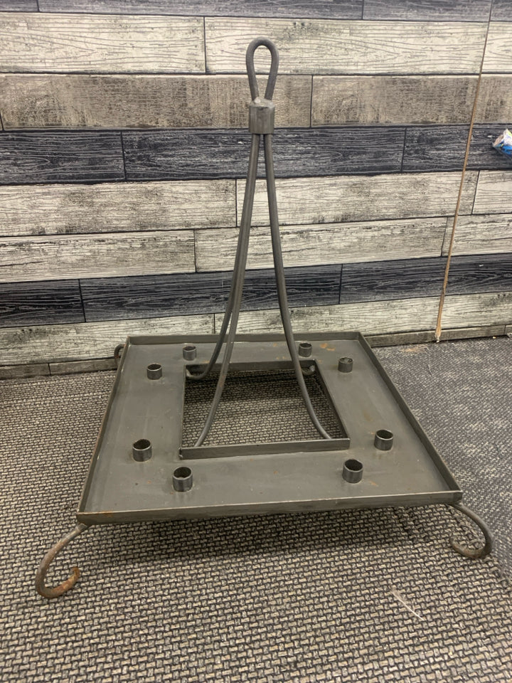 HEAVY WROUGHT IRON SQUARE 8 SLOT TAPERED CANDLE CHANDLER.