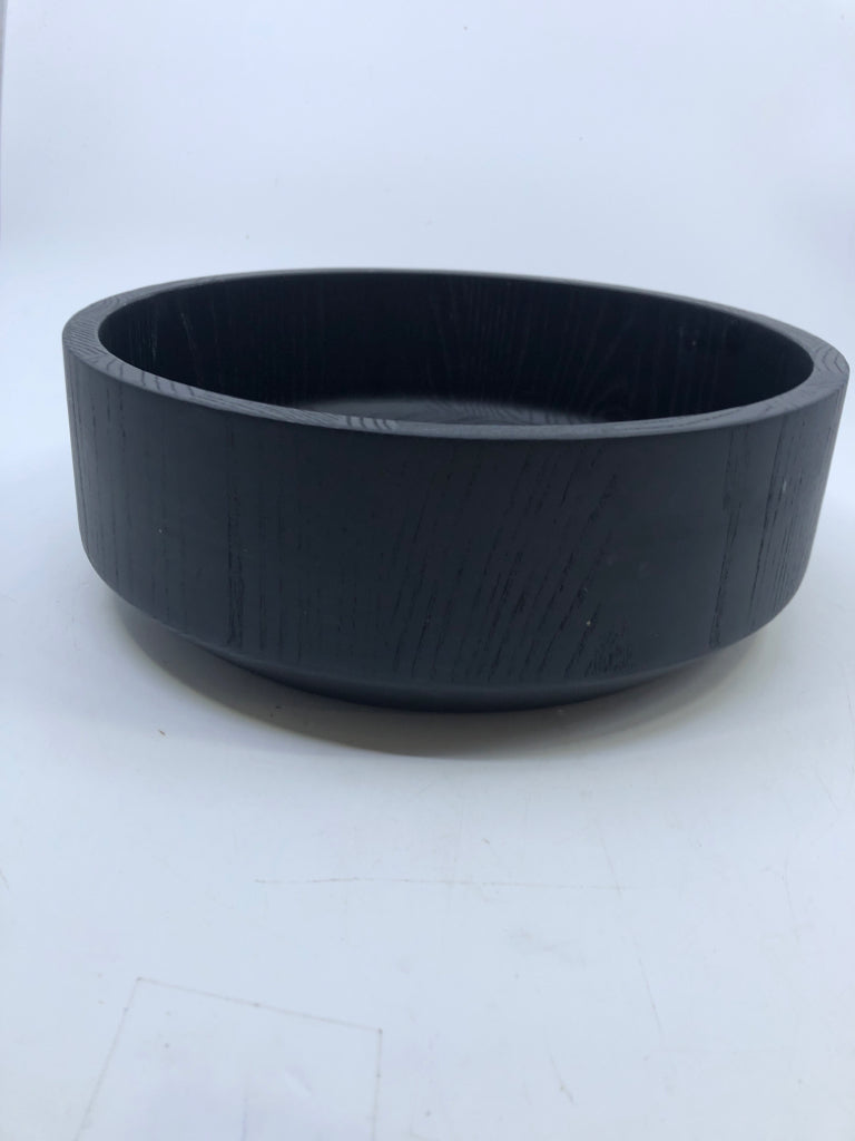 BLACK WOOD BOWL.