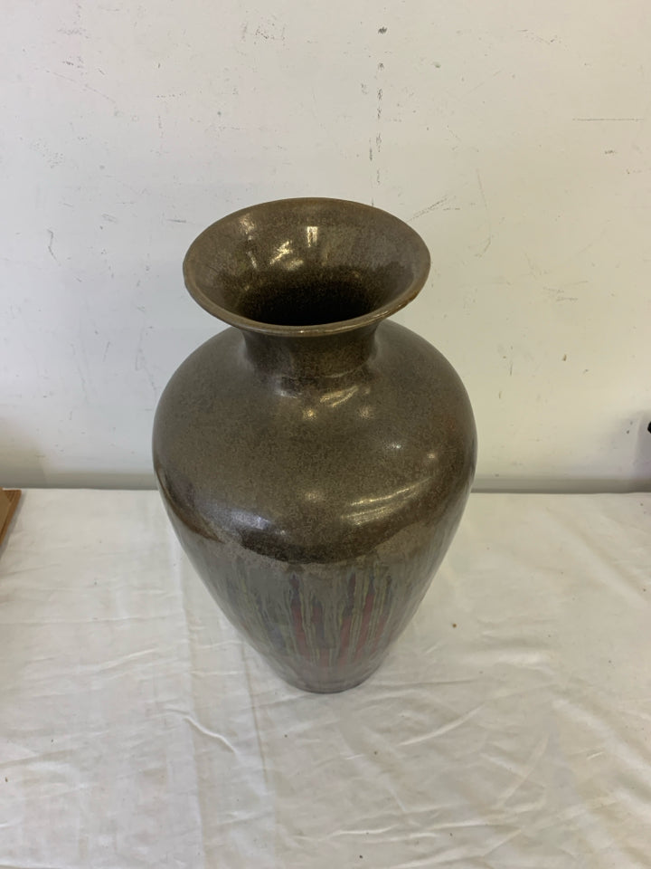 METALLIC BROWN/ORANGE VASE.