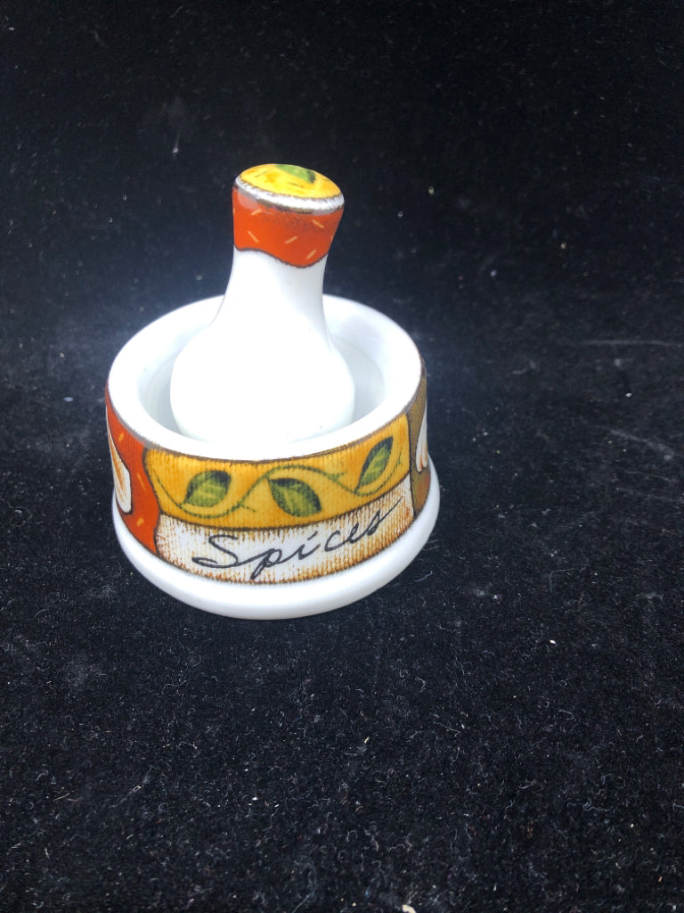 CERAMIC SPICES GRINDER MORTAR/ PESTLE.