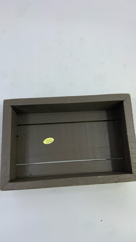 ALL YOU NEED IS LOVE AND A DOG BLOCK DECOR.