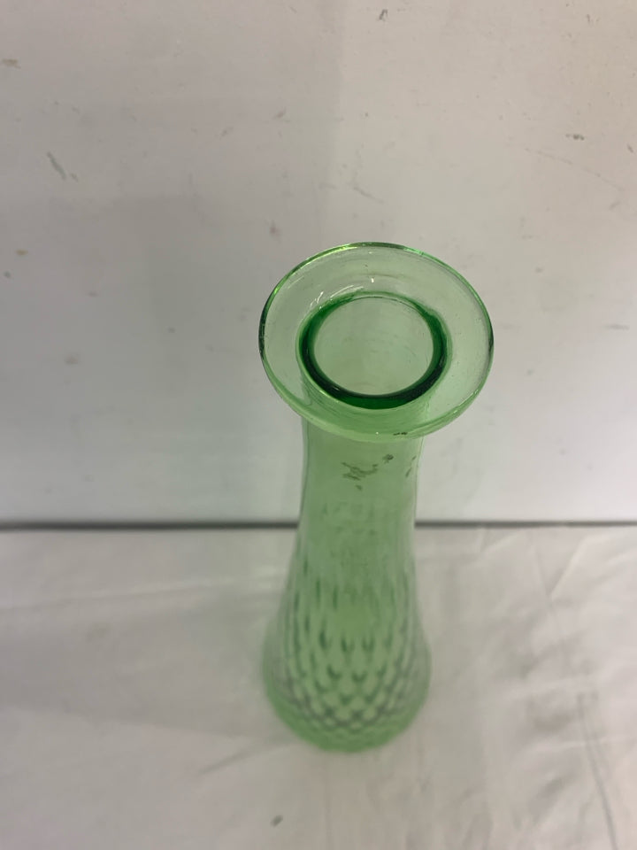 GREEN GLASS VASE W/NARROW NECK.