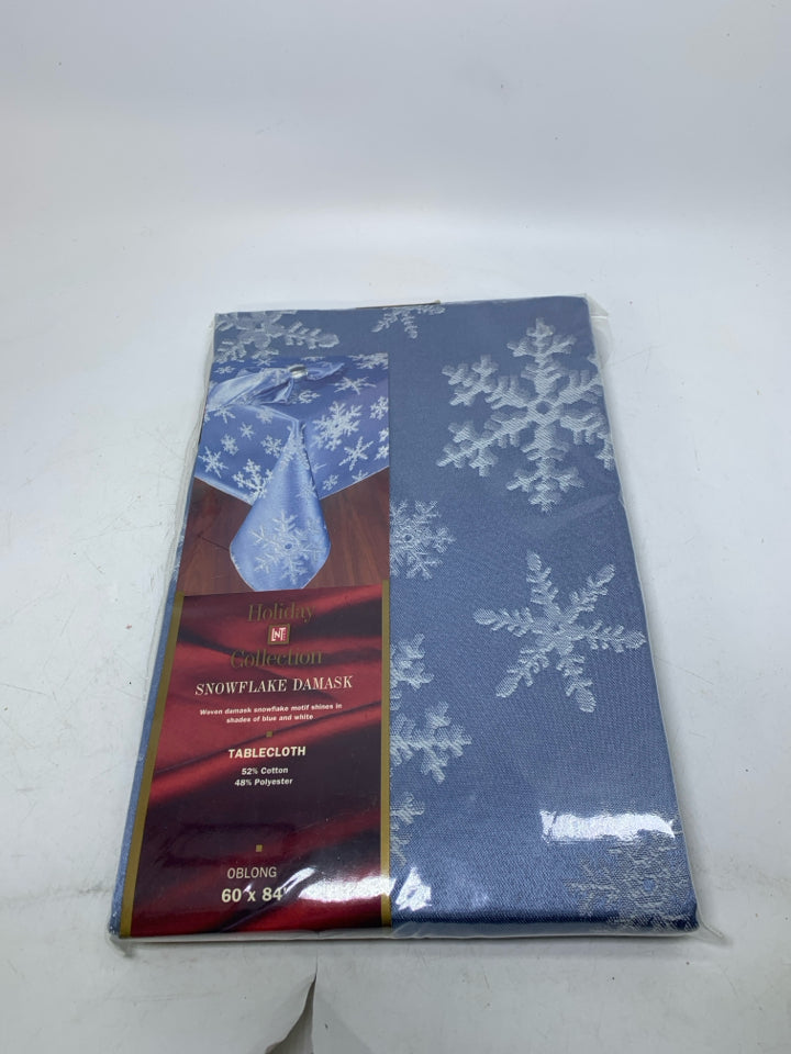 NIP SNOWFLAKE OBLONG TABLECLOTH.