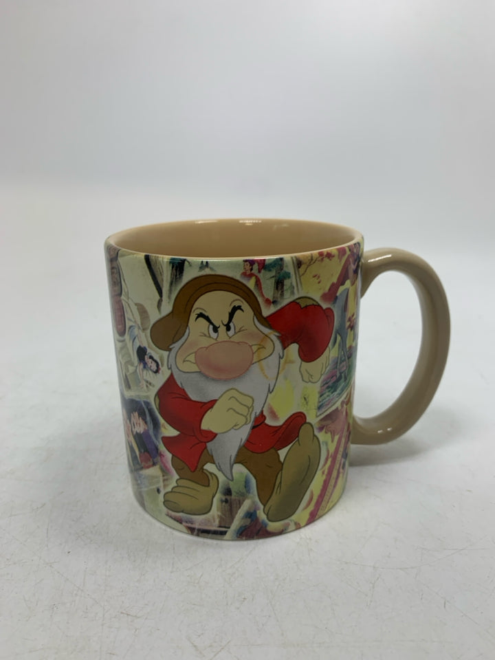 SNOW WHITE & THE 7 DWARFS THEMED MUG.