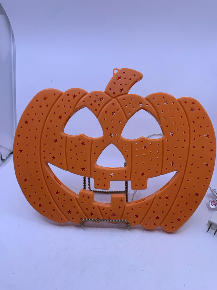 PLASTIC LIGHT UP JACKO LANTERN W/ PIERCED STARS.