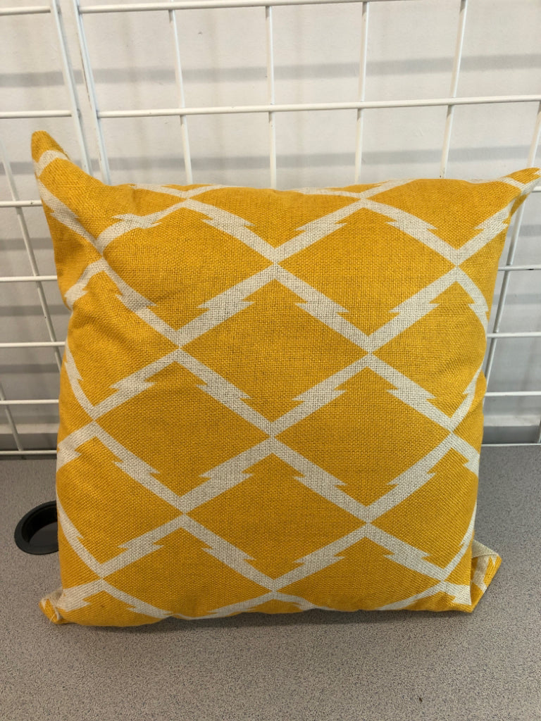 YELLOW BURLAP ACCENT PILLOW.