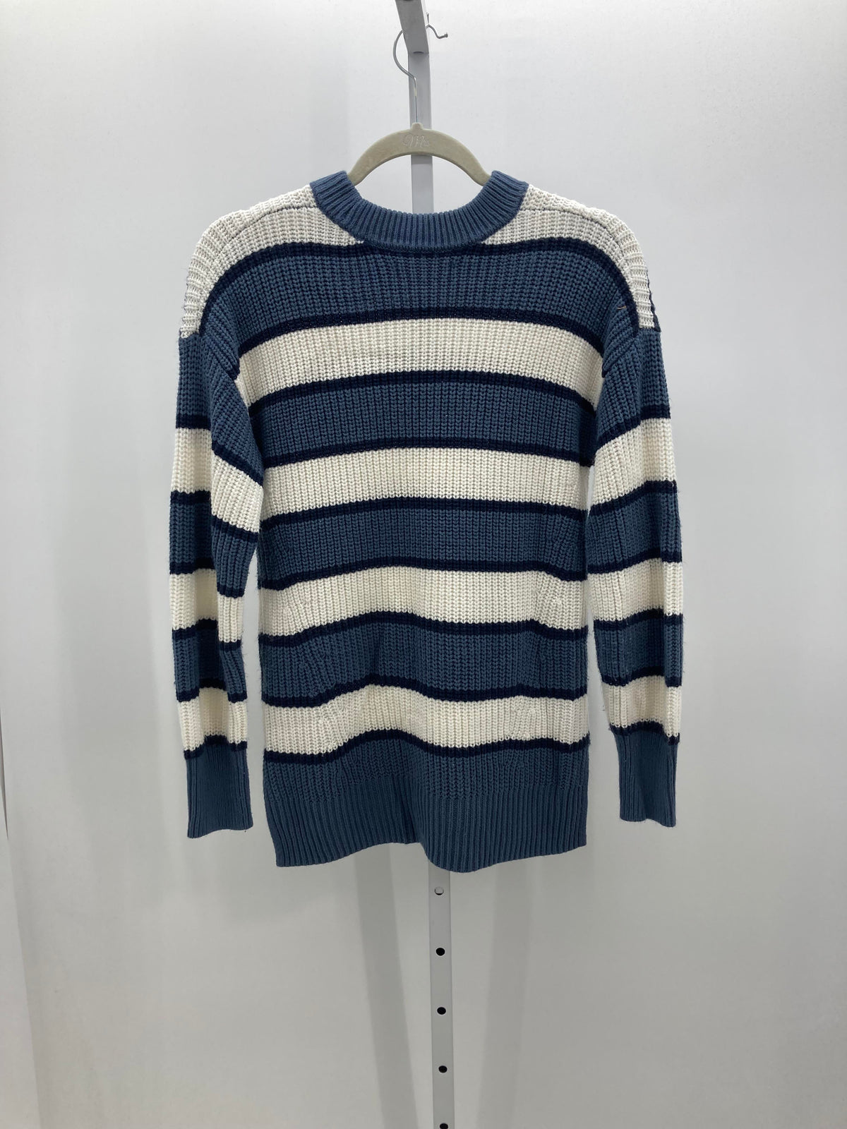 SO Size Medium Juniors Long Sleeve Sweater