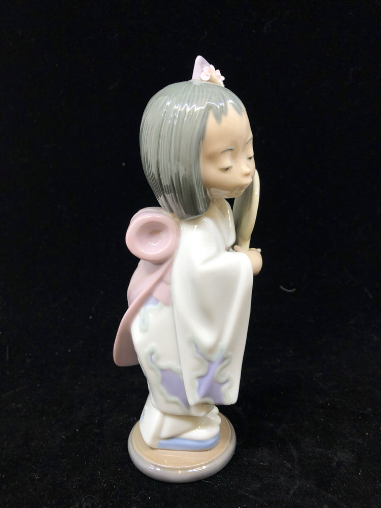 LLADRO GIRL IN KIMONO HOLDING FAN.