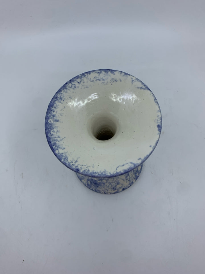 BLUE AND WHITE SPONGED FLARED VASE.