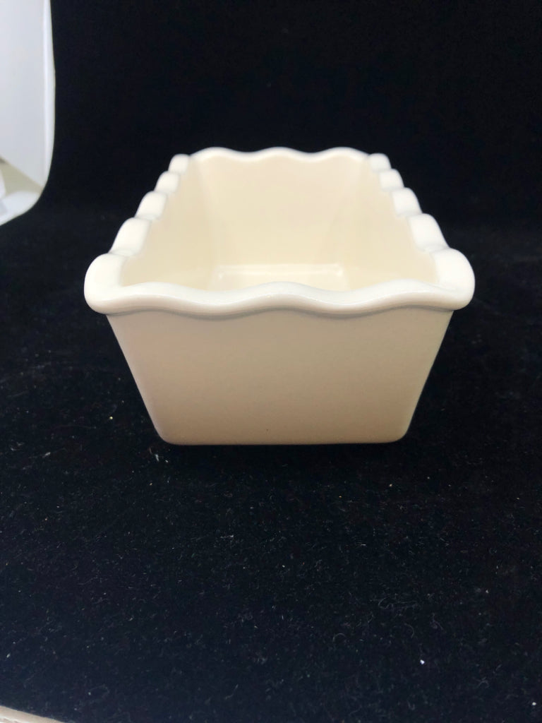 SNOWMAN COUPLE BAKING CERAMIC LOAF PAN.