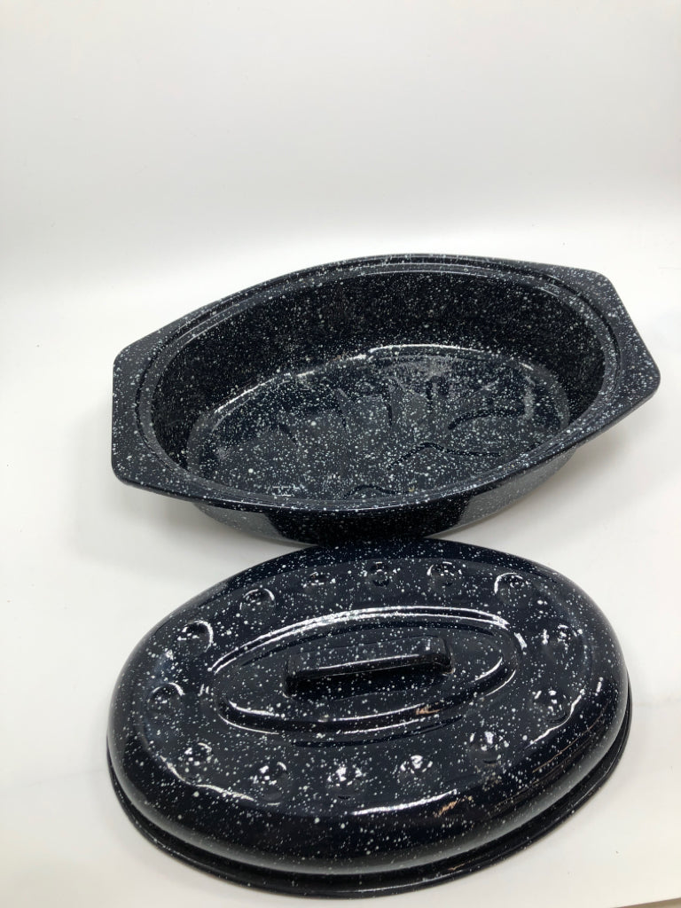 SPECKLED METAL ROASTING PAN W/LID.