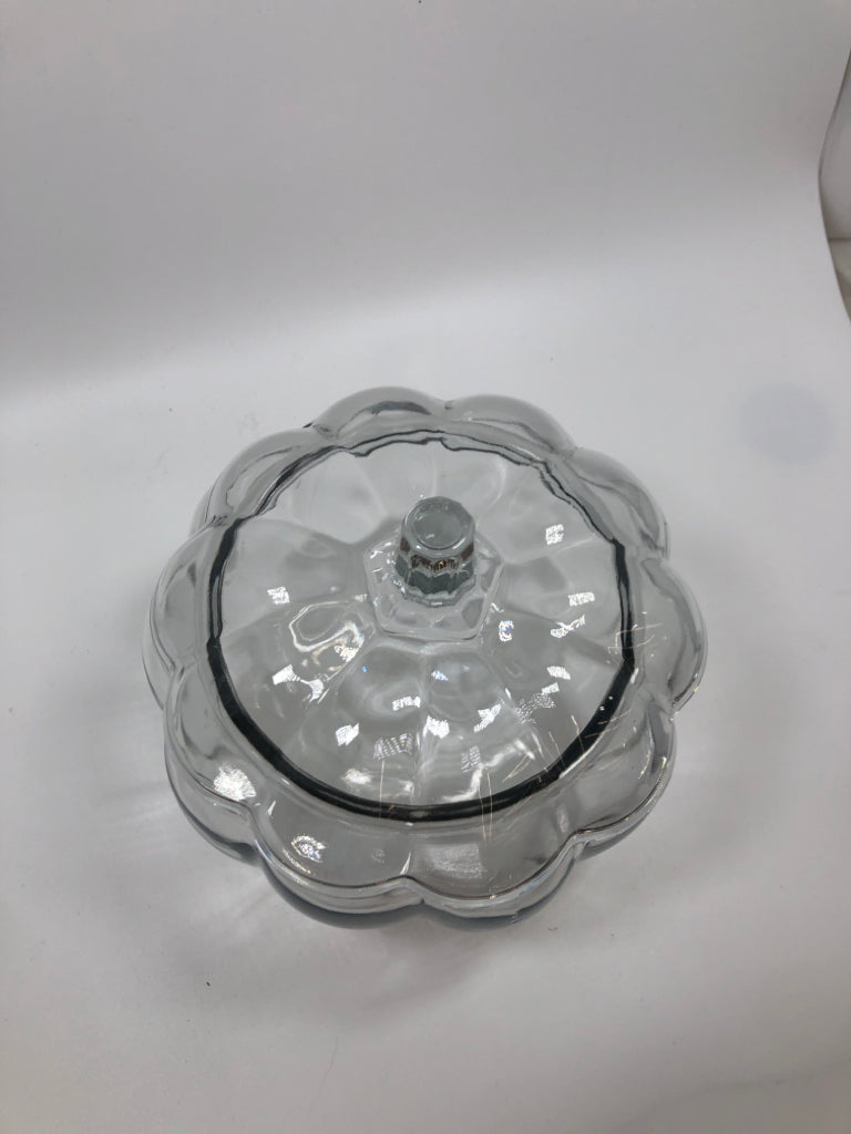 CLEAR GLASS PUMPKIN W/LID.