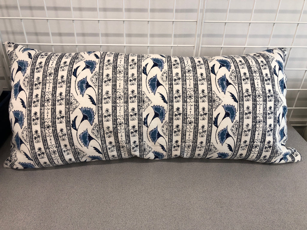 BLUE PATTERNED LONG PILLOW.