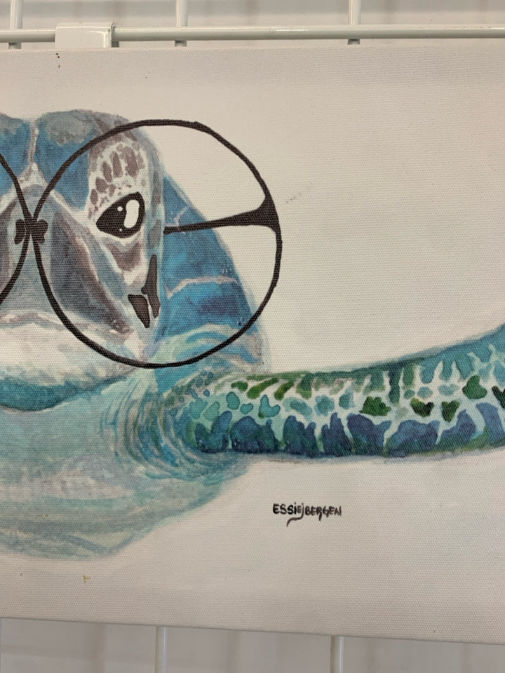 SEA TURTLE W/GLASSES CANVAS.