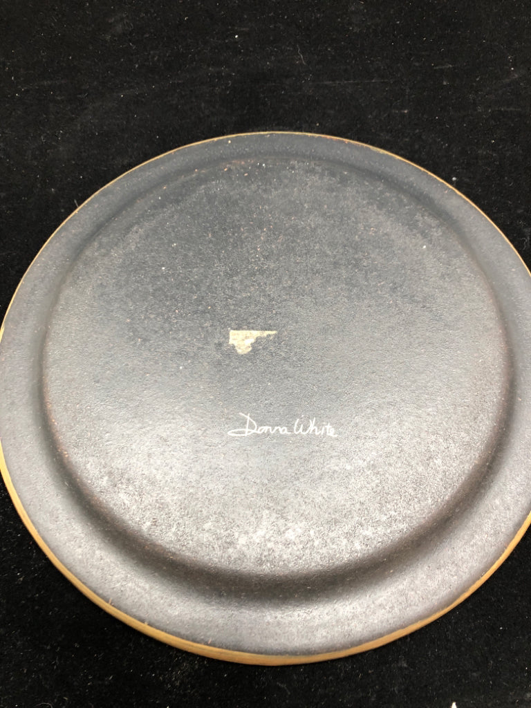 PRIMITIVE SNOWMAN CHRISTMAS TREE PLATE.