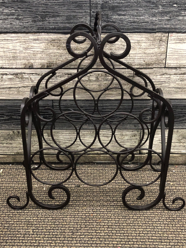 6 SPOT METAL WINE RACK.