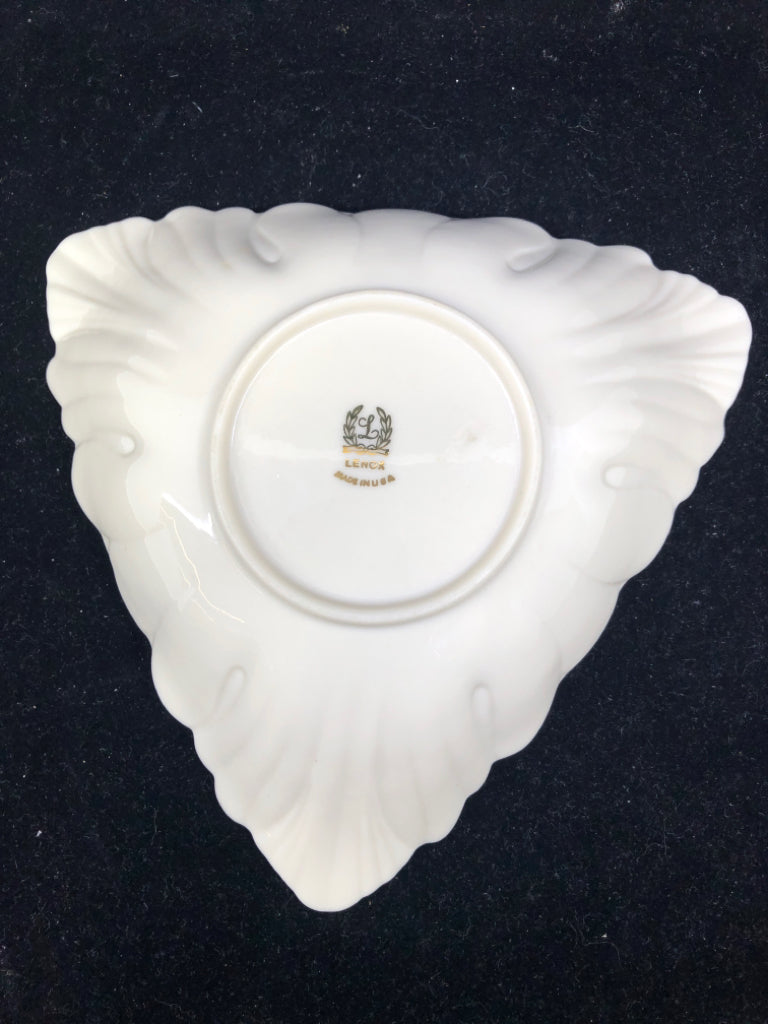 LENOX CREAM TRIANGLE FEATHER BOWL.