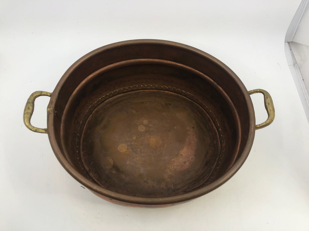 OVAL COPPER PLANTER W/ HAMMERED DETAILED BOTTOM.