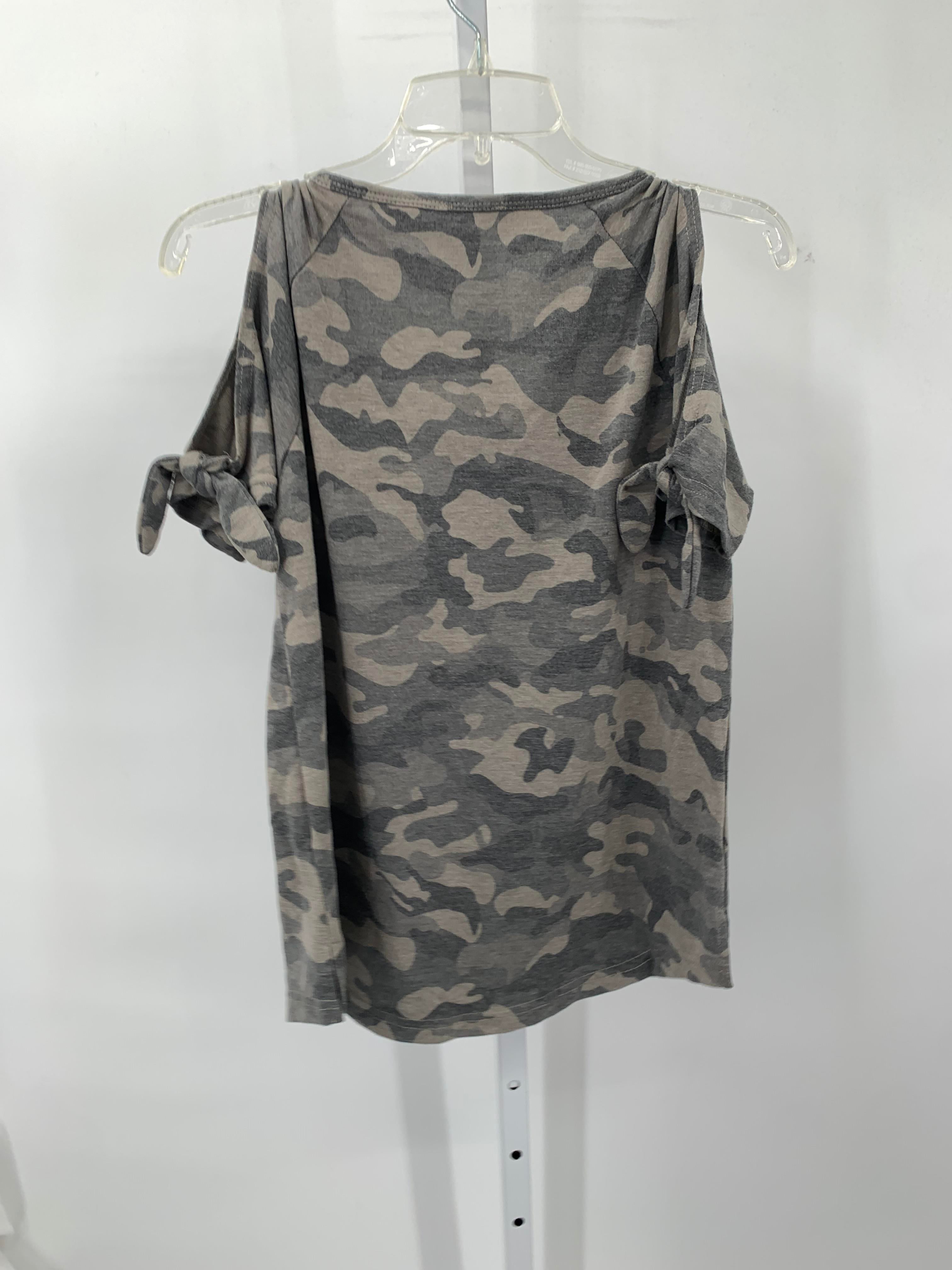 Size Small Misses Short Sleeve Shirt