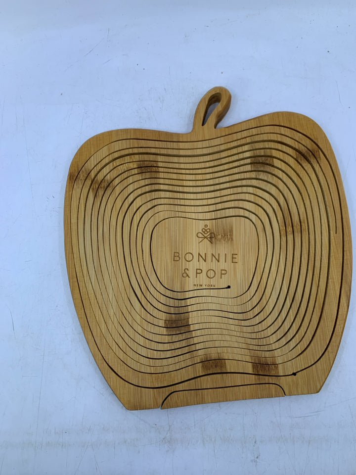 COLLAPSIBLE APPLE SHAPED WOOD BASKET BONNIE & POP.