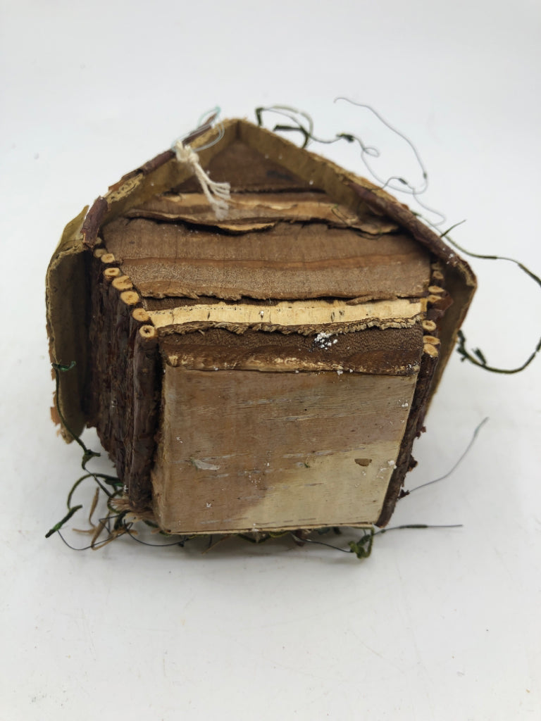RUSTIC BIRDHOUSE.