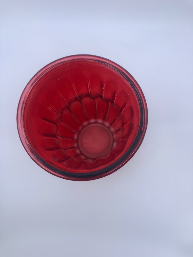 RED RIBBED VASE.