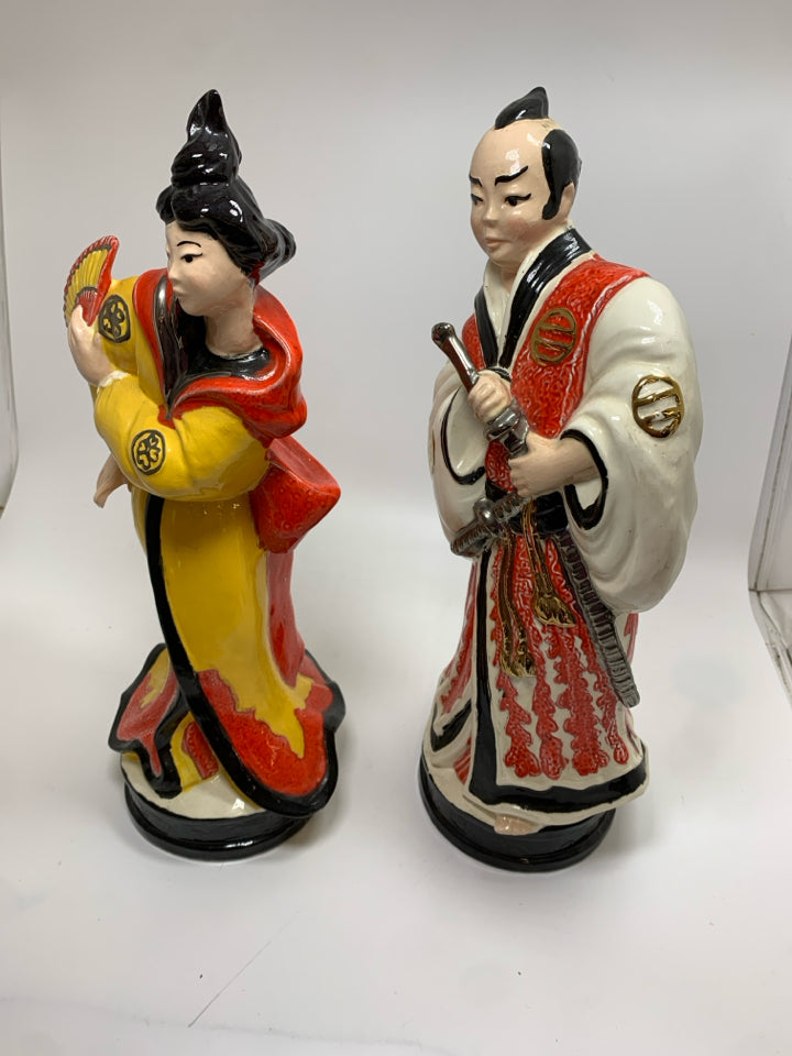 2 VTG CHINESE COUPLE CERAMIC FIGURINES.