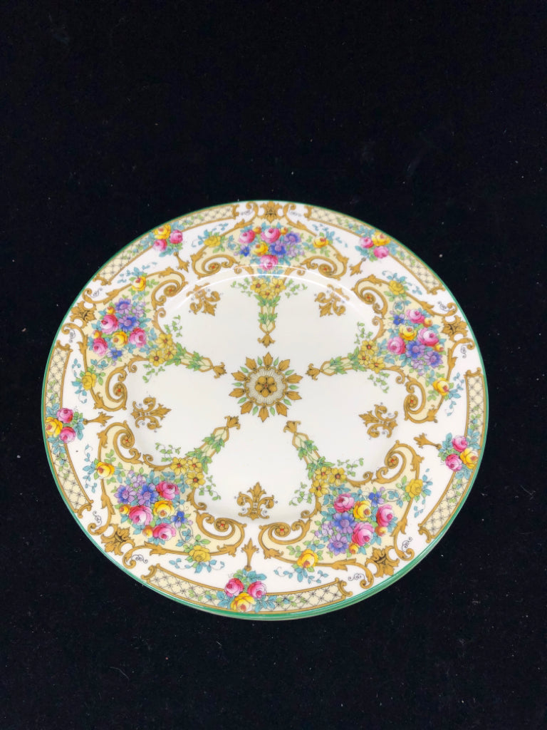 4 FLORAL VTG DINNER PLATES- Z817.