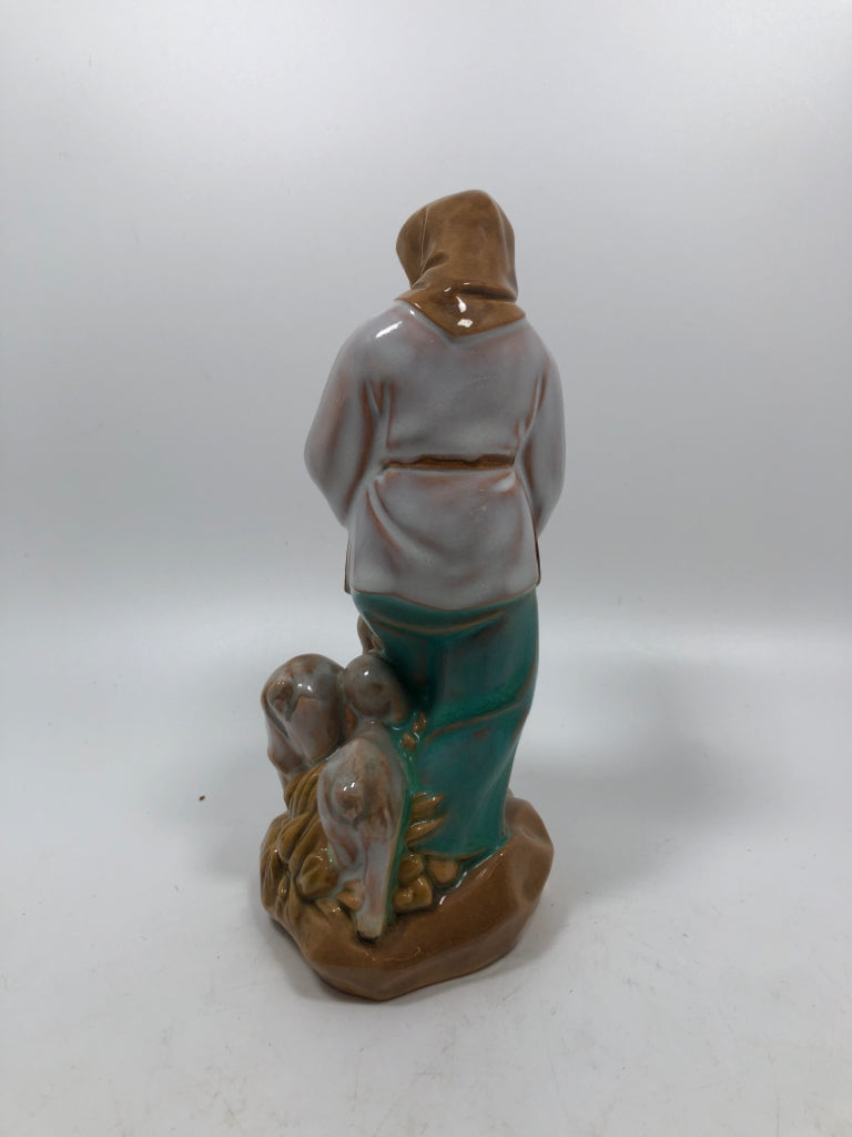 VTG PORCELAIN SHEPHERDESS FEEDING LAMB.