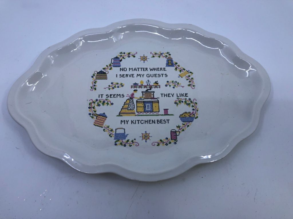 NO MATTER WHERE RUFFLE EDGE SERVING PLATE.