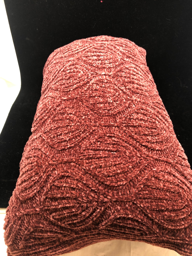 RECTANGLE MAROON CHENILLE ACCENT PILLOW.