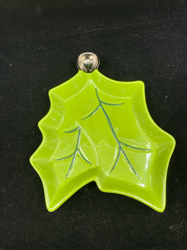 LIGHT GREEN HOLLY LEAF DISH.